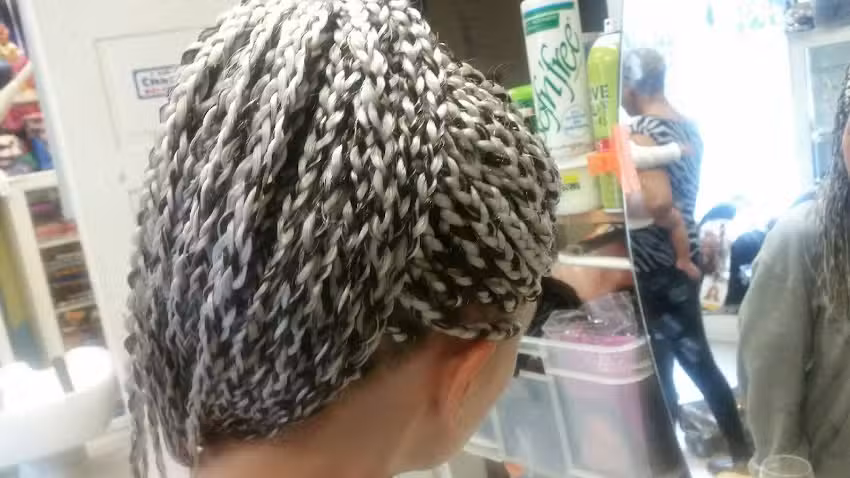 Salone di bellezza per parrucchieri afro di Chicago