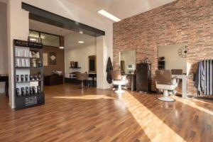 Coiffeur et barbier à Arbnor