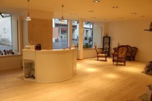 B Shic Beauty & Academy