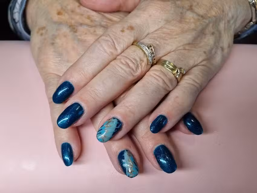 Beauté, coiffure et manucure par Tanja