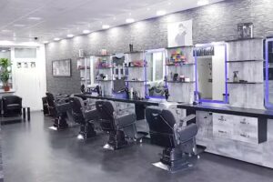 Coiffeur Azad, Neamat