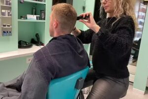 Salone di parrucchiere Dora