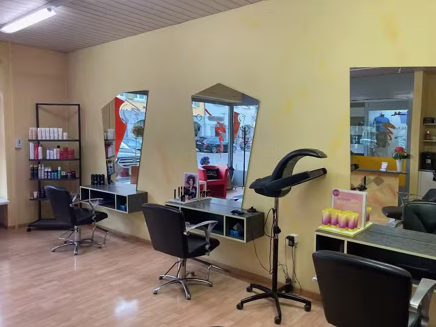 Coiffeur Goldhaar