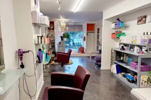 Coiffeur Haarscharf