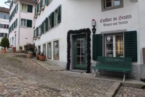 Coiffeuse dans une petite ville