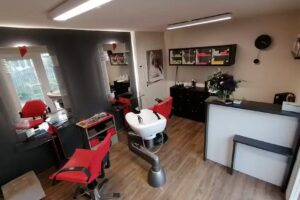 Coiffeurhüsli by Elvira Jegerlehner