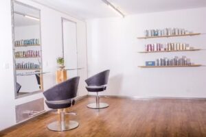 Salon de coiffure hairlich, Borter Milena