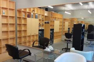 Coiffure Ch. Spörri, propriétaire Bettina Vinzens, coiffeuse pour femmes et hommes