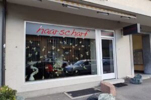 Coiffeur Haarscharf