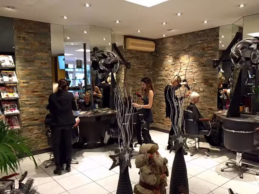 La coiffeuse Jaydee Bangerter et son équipe