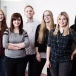 Coiffure Kopfstand, Hairstyling und Makeup
