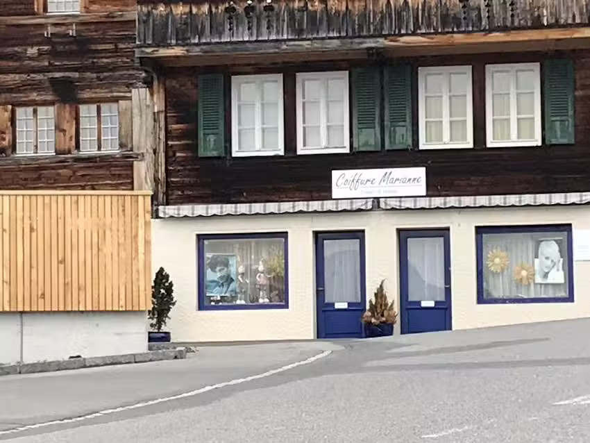 Coiffure Marianne, Marianne Saurer