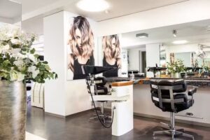 Coiffure TONIO GmbH / Spezialisiert auf personifizierte Beratung / Haarschnitt / Haarfarbe / Extensions