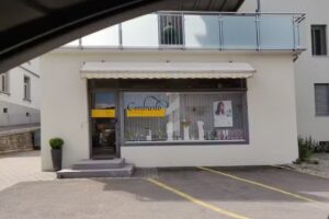 Contrasto Hairstyle Miriam Lovallo