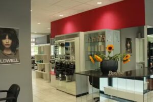 Coiffeur au style créatif