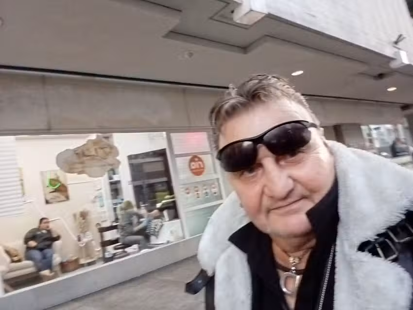 UN SALONE PER PARRUCCHIERI ALTERNATIVO: Vieni a farti sistemare i capelli – Winterthur