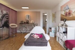 in Cosmetics Esther Klos