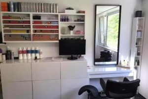 FarbEcht Hairstyle by Joan Knoch