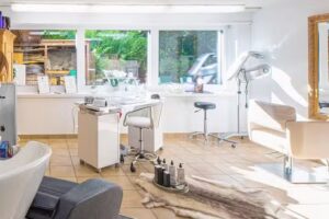 Capelli e unghie Patrizia Karner