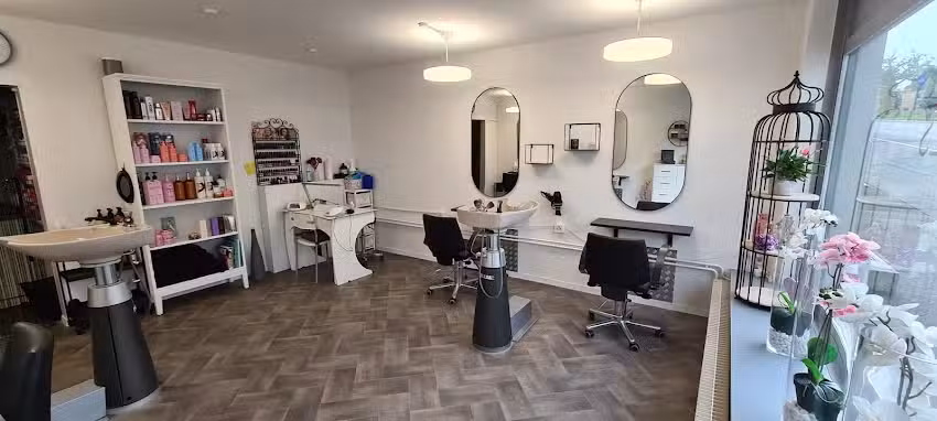 Hair Point and Nails