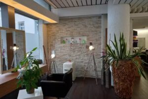 VISIONE DEI CAPELLI E ALTRO di Yvonne