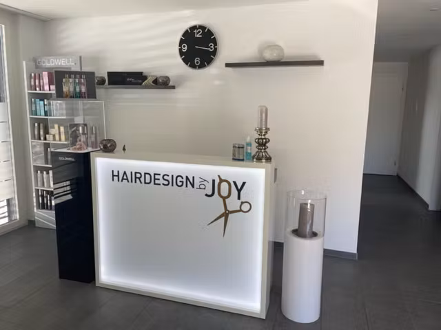 Coiffure réalisée par Joy GmbH