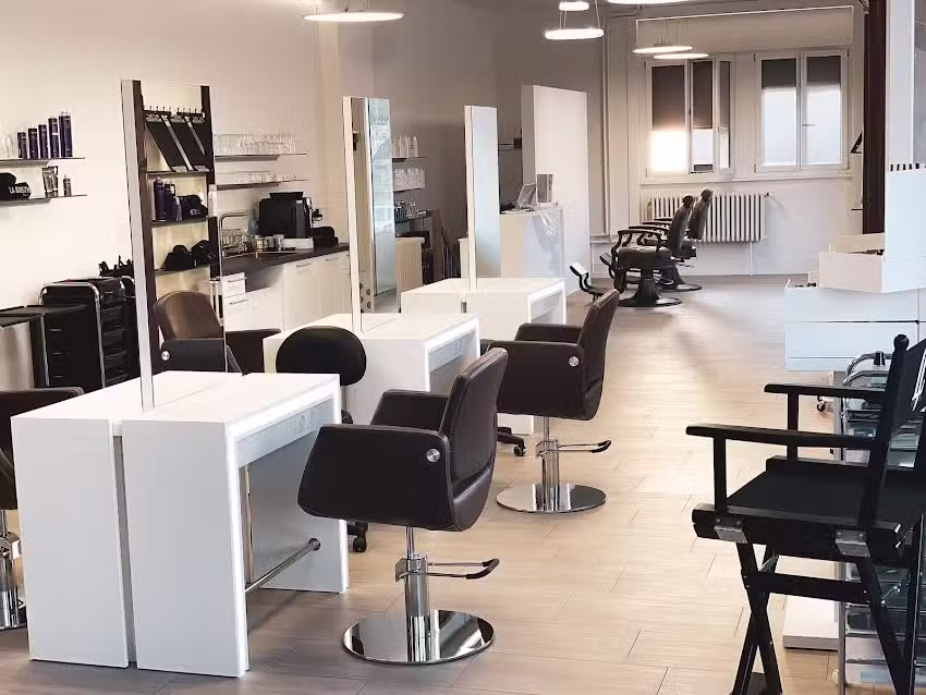 Liri Joli coiffure et maquillage