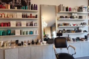 Monica parrucchiera visagista Compagnia Della Bellezza