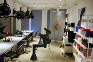 IL NEGOZIO DI PARRUCCHIERI DI PIA