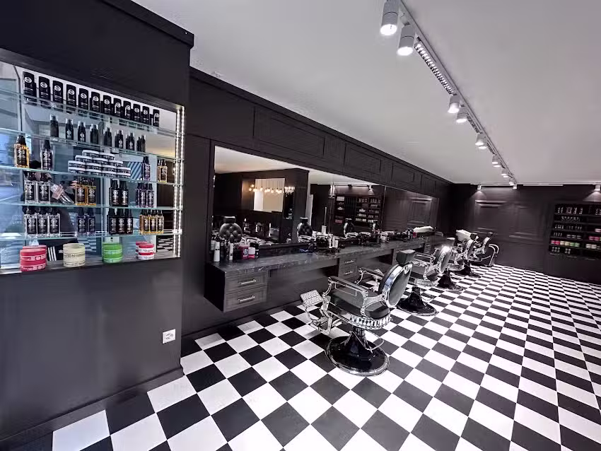 Rebo’s di Roli’s Barbershop