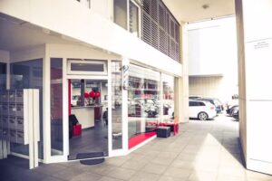 Barbiere da tappeto rosso