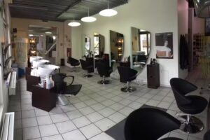 Salon de coiffure 111, Riche Mélanie e Bandelier Maryline