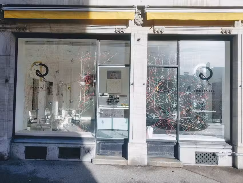 Salon de coiffure avec coloriste