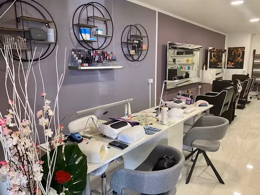 Salone prestigio capelli bellezza e unghie