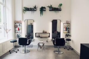 Sara Tischhauser Hair & Make Up