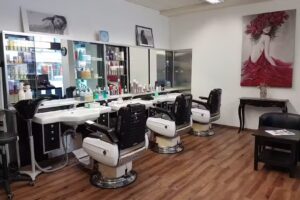 Le salon de la couleur, coiffures par Gerda Baratto