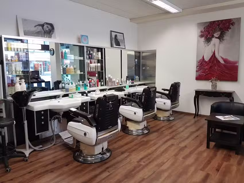 Le salon de la couleur, coiffures par Gerda Baratto