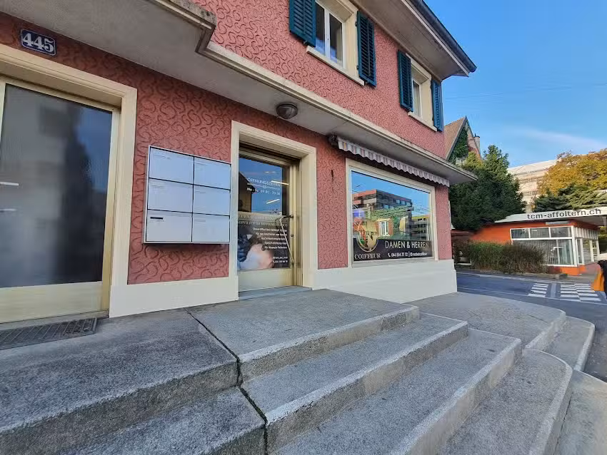 Toni Dot Cuir chevelu