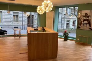 Tribù Urbaines | Il salone di acconciatura dei capelli bouclé, crepus, afro