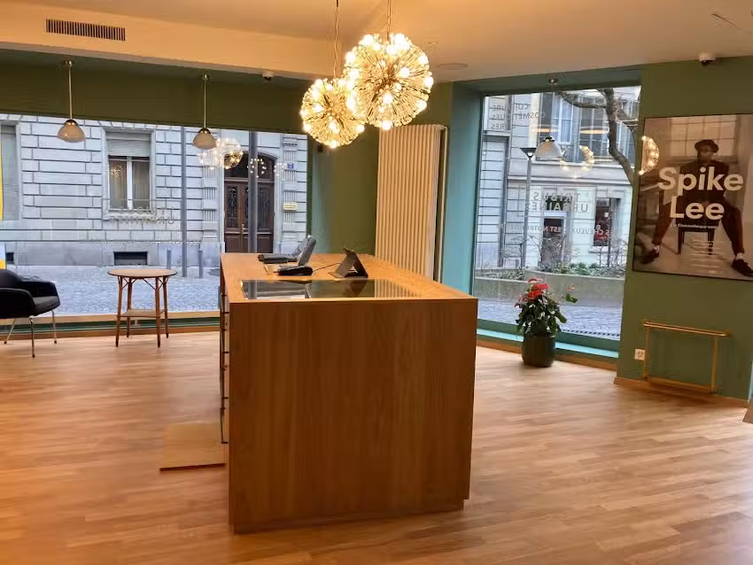 Tribus Urbaines | Le salon de coiffure des cheveux bouclés, crépus, afros