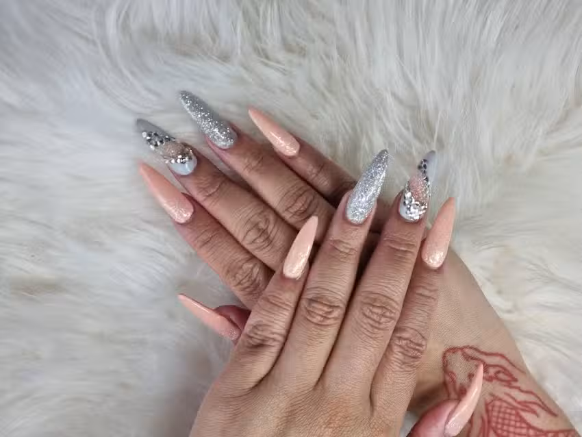 YOU Beauty AG Cosmetici, Unghie e Ciglia